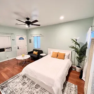 - Steps From The & Downtown , Long Beach United States